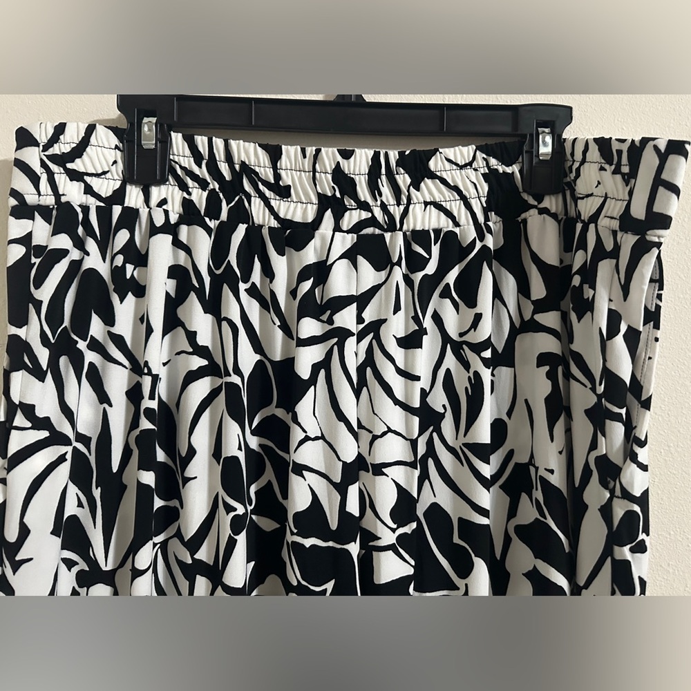 NEW - Three Dots Black and White Leaf Print Wide Leg Pants, Size XL - Picture 7 of 9